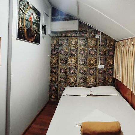 Hostel He-O Yangon Luaran gambar