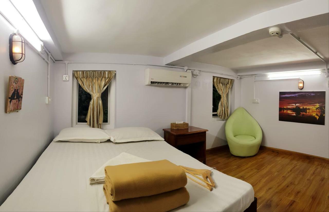 Hostel He-O Yangon Luaran gambar